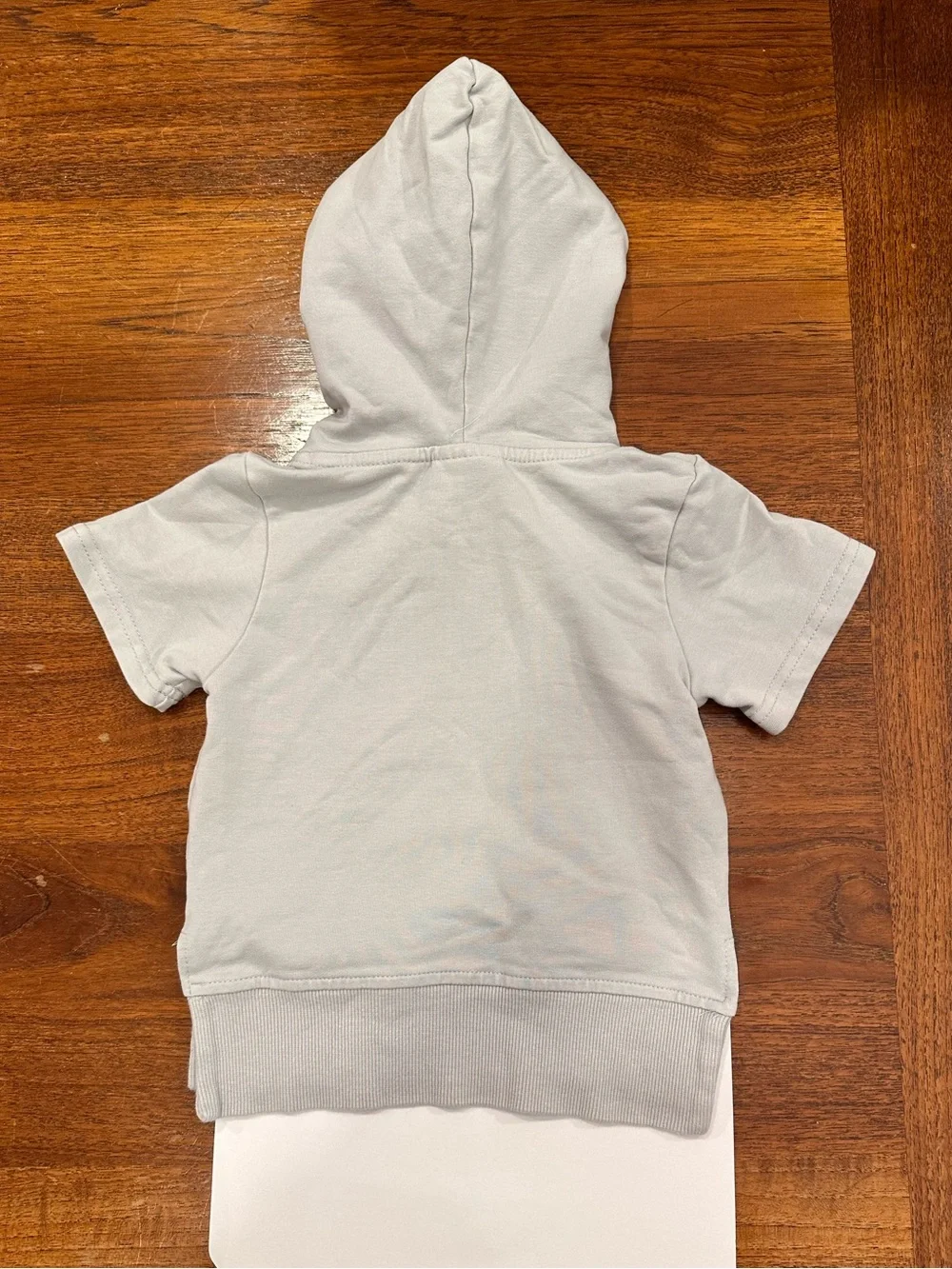 EUC Little Bipsy Short Sleeve Hoodie, Frost Gray, 6-12 Months